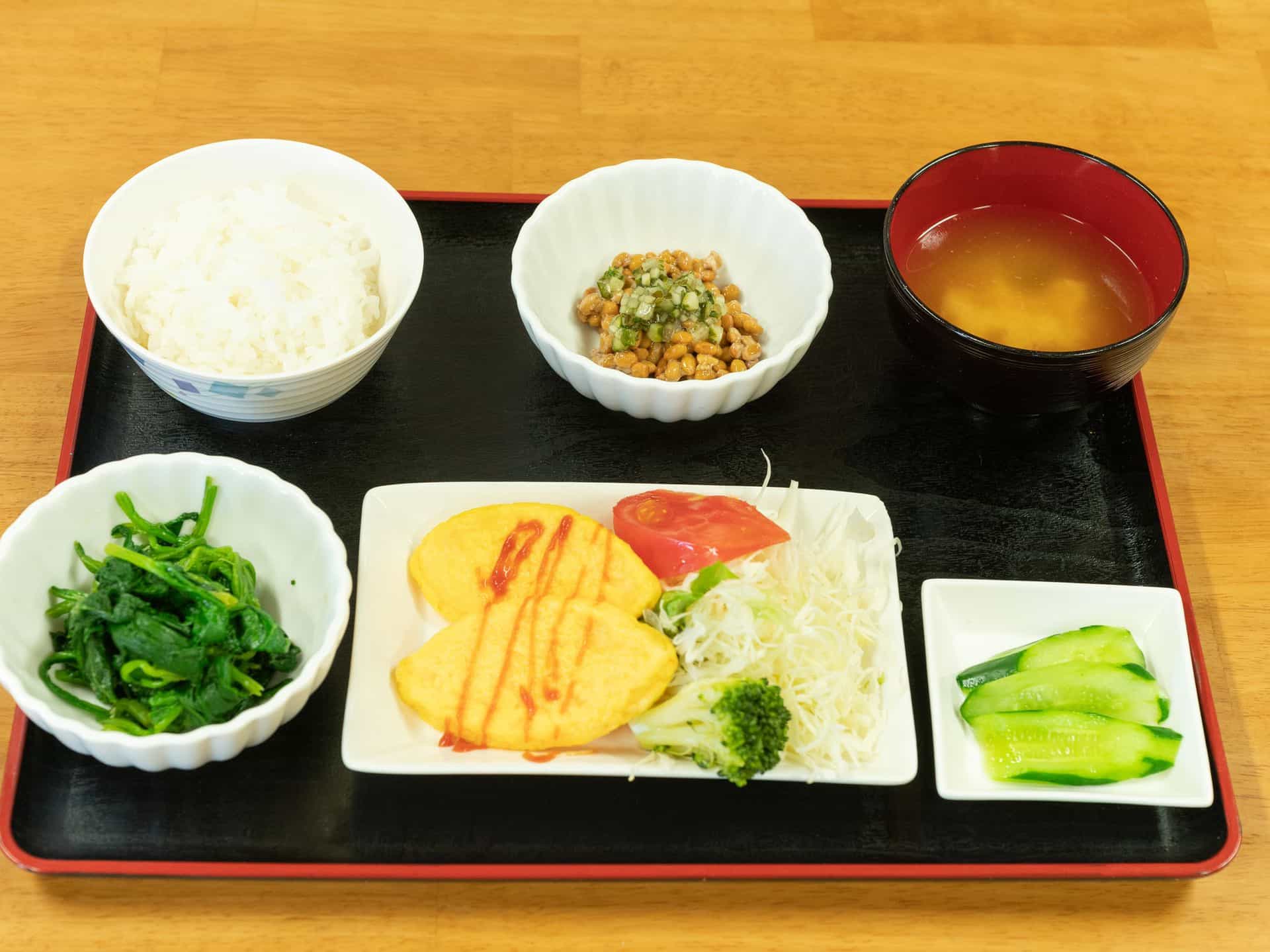 朝食