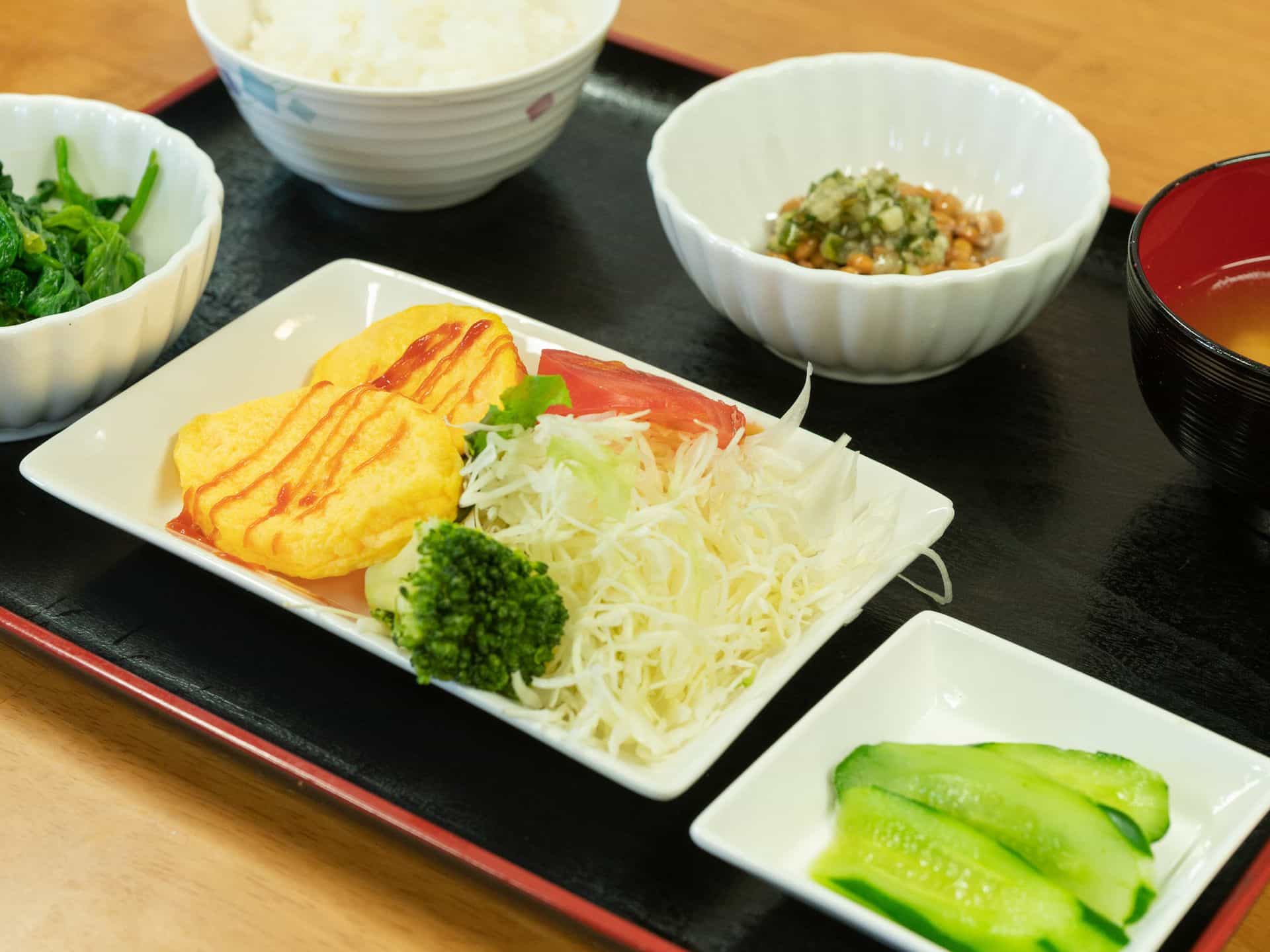 朝食