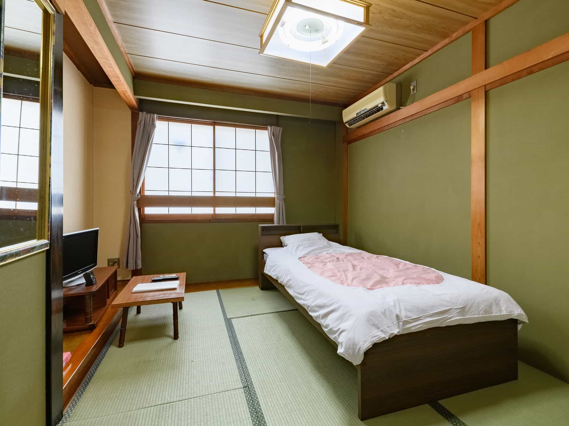 和室1～2名様（バス・トイレ共用）