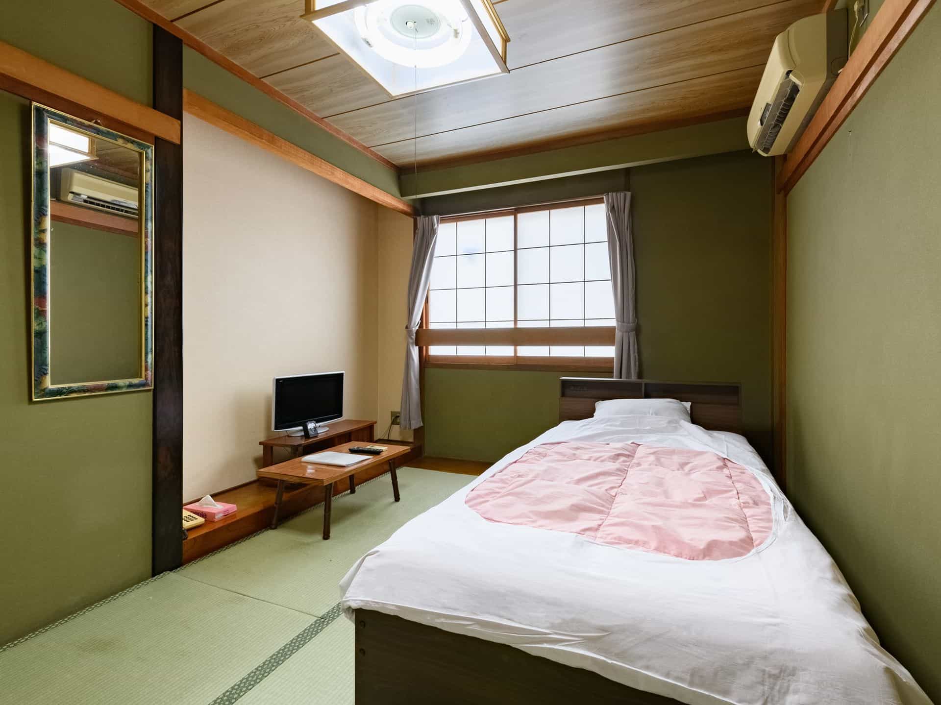 和室1～2名様（バス・トイレ共用）