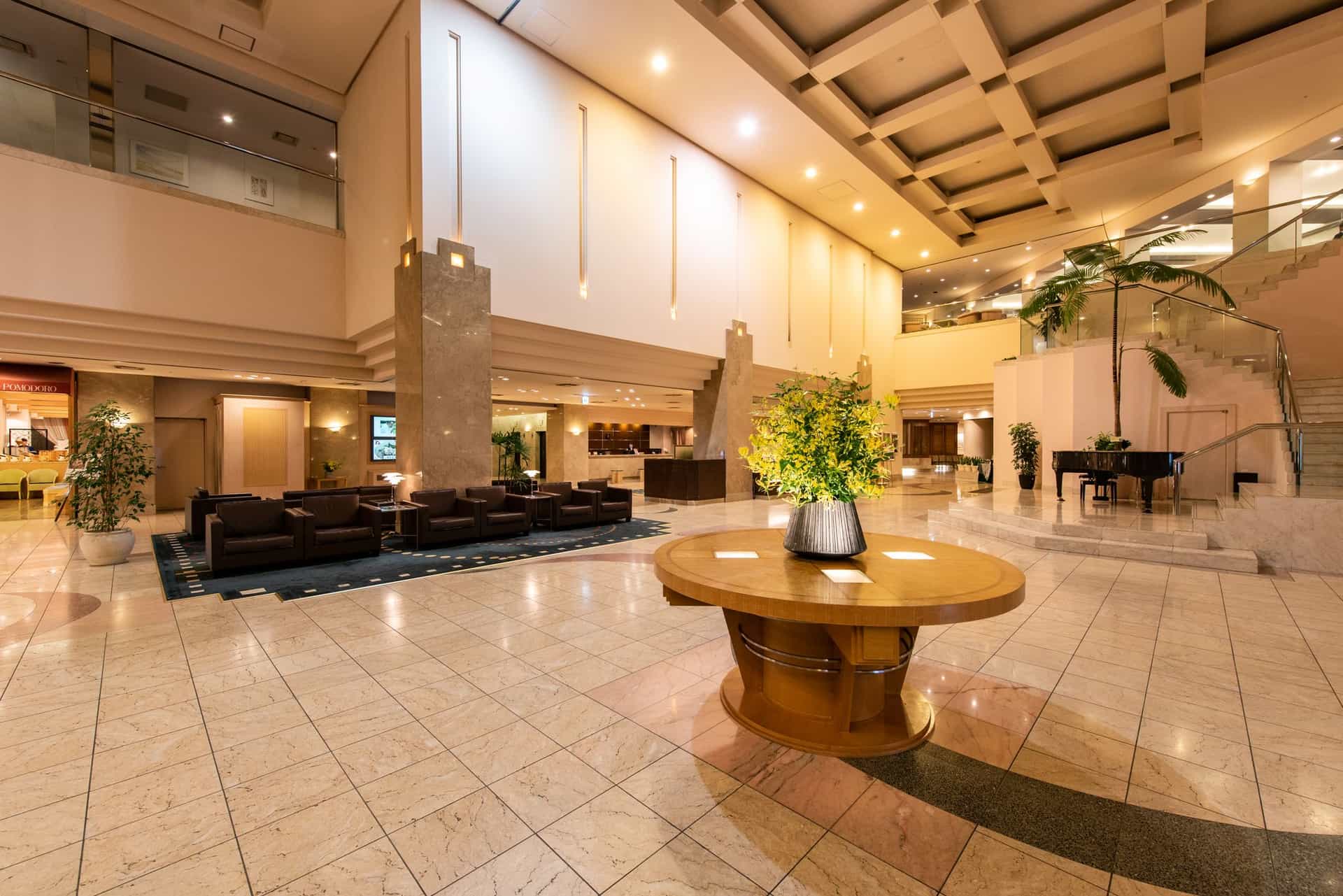 ホテルヒューイット甲子園 ロビー