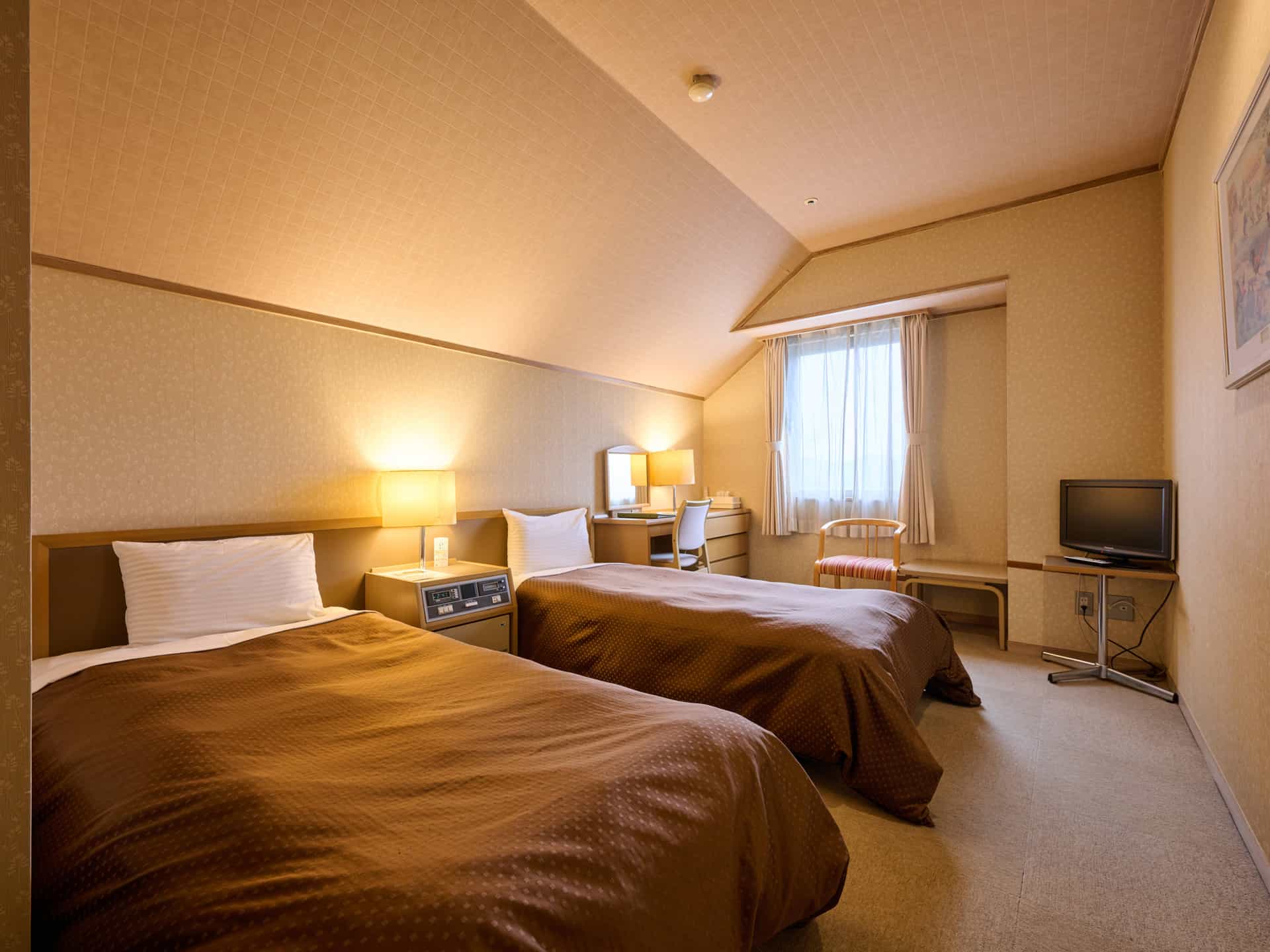 Twin Room (Non-Smoking)