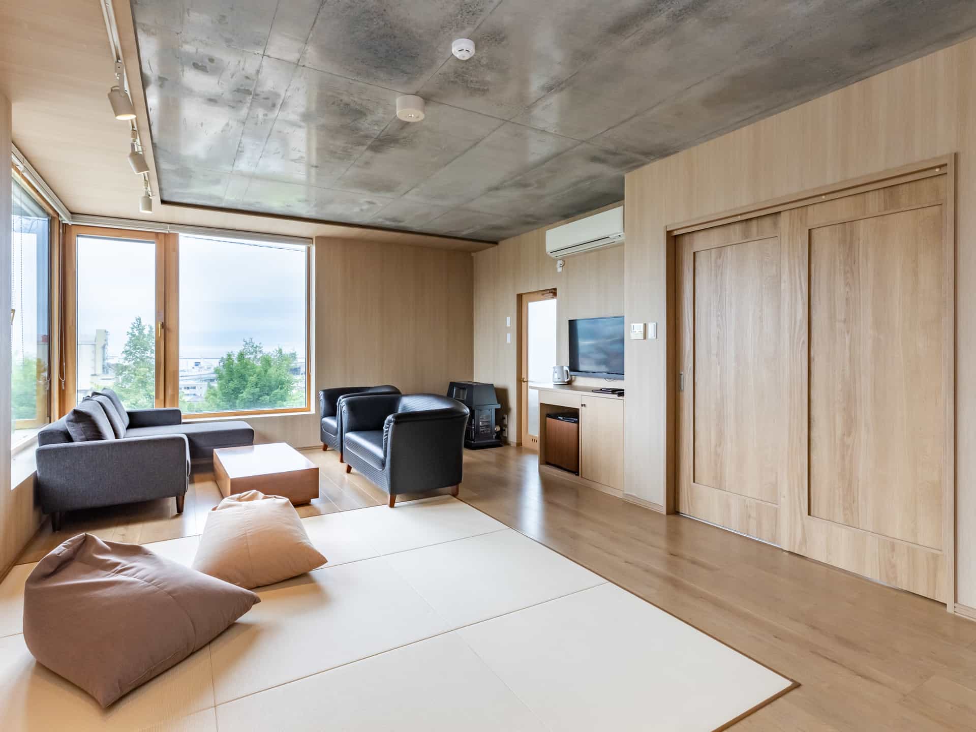 Quadruple Room (Non-Smoking)