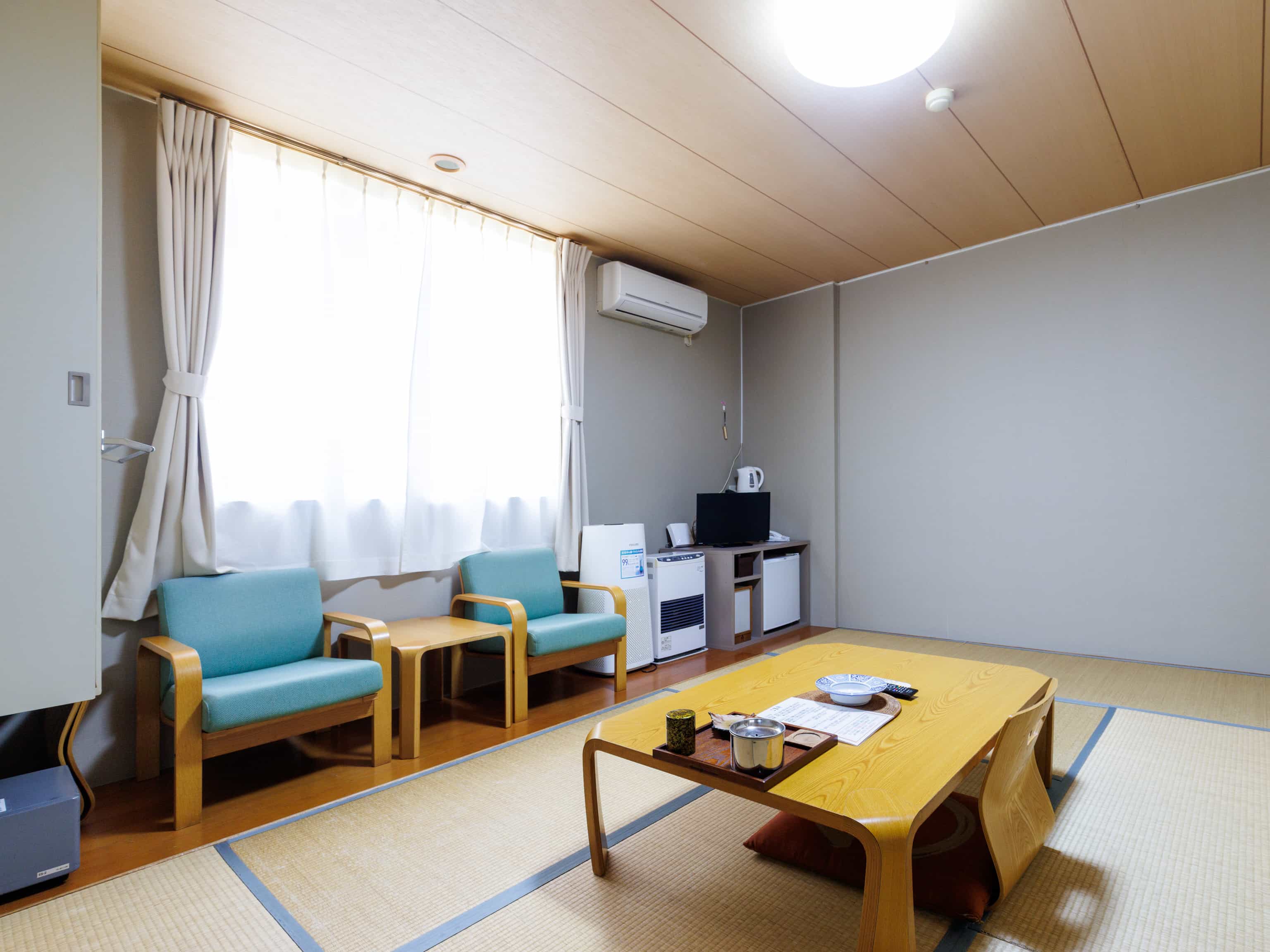 Japanese Room up to 3 guests with Shared Shower (Smoking)