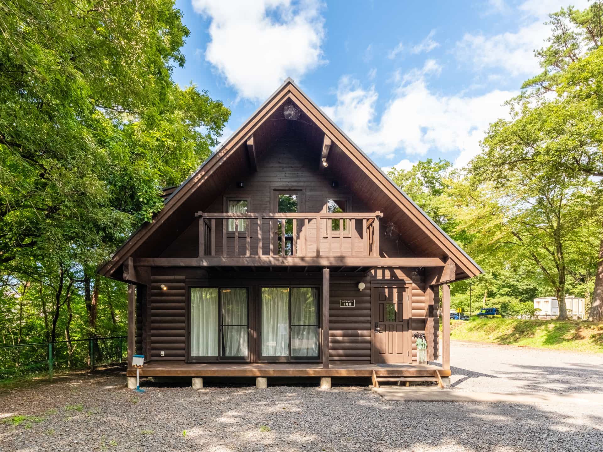 Logcabin up to 10 guests (Non-Smoking)