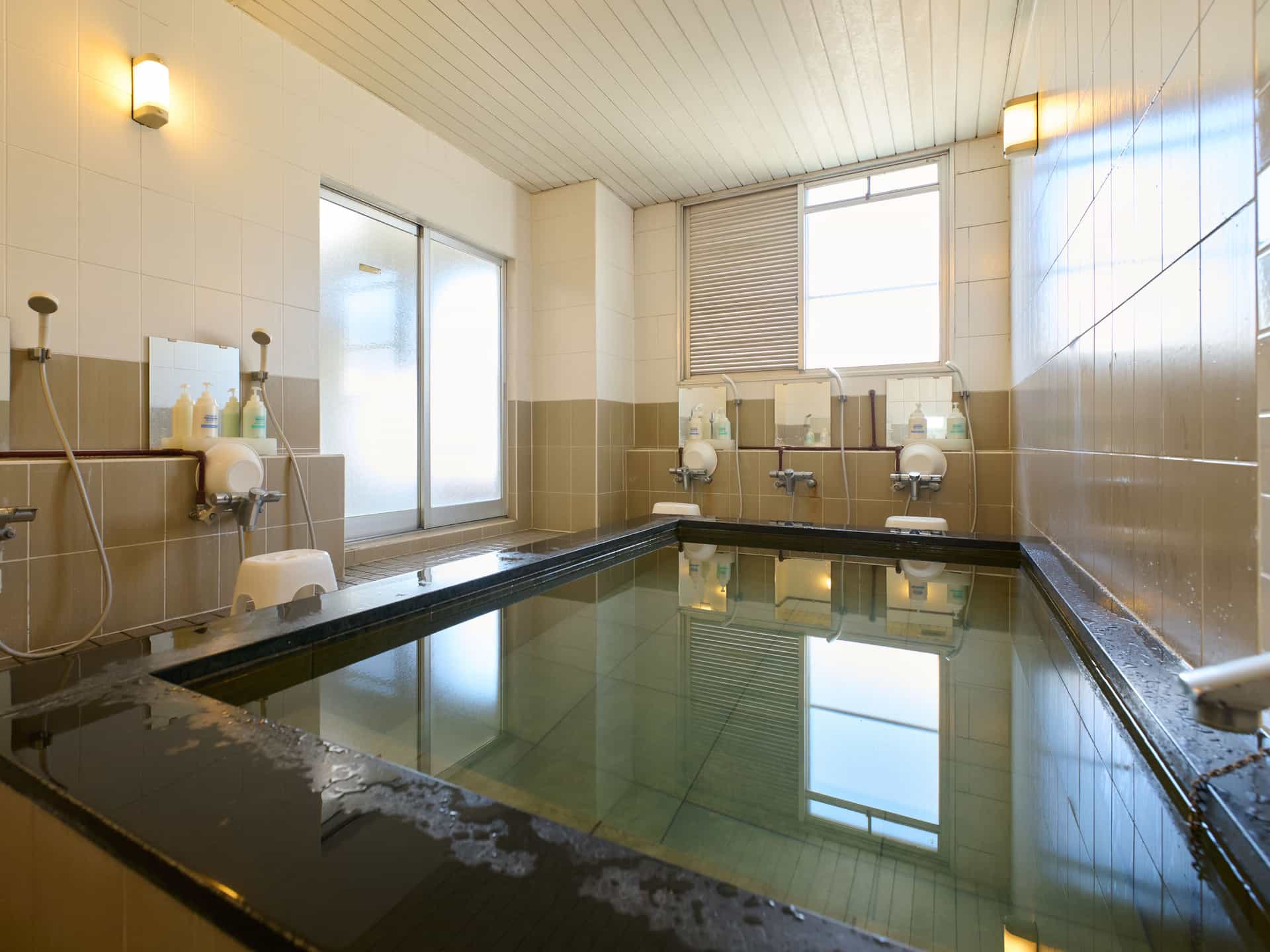 Large public bath (for men only)