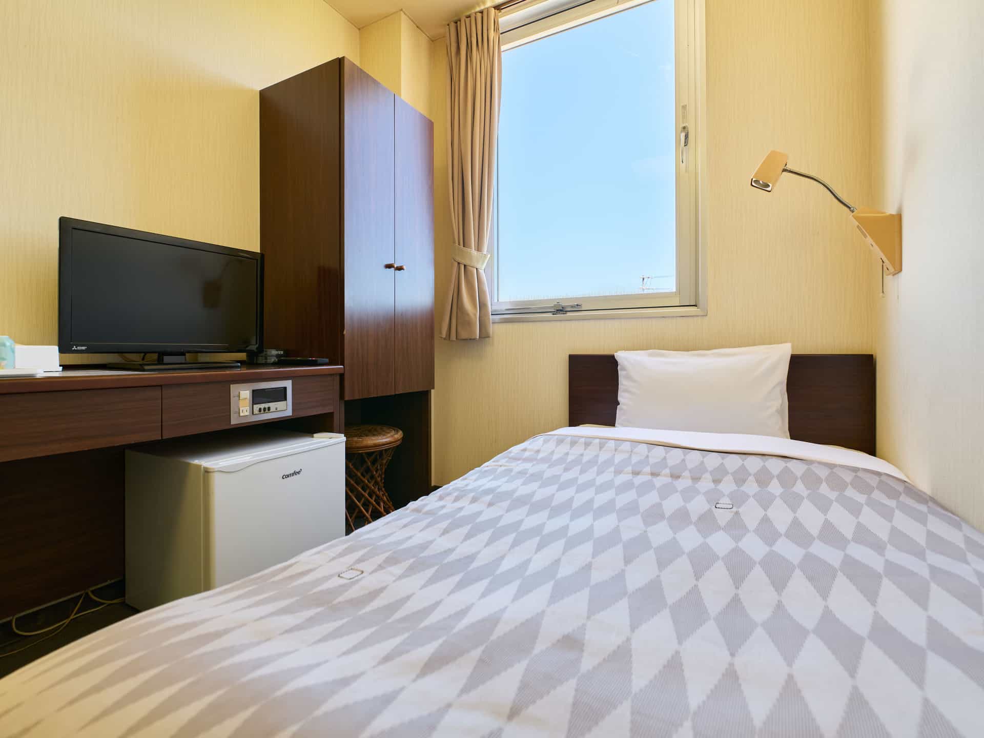 Twin Room with Shared Bathroom (Non-Smoking)