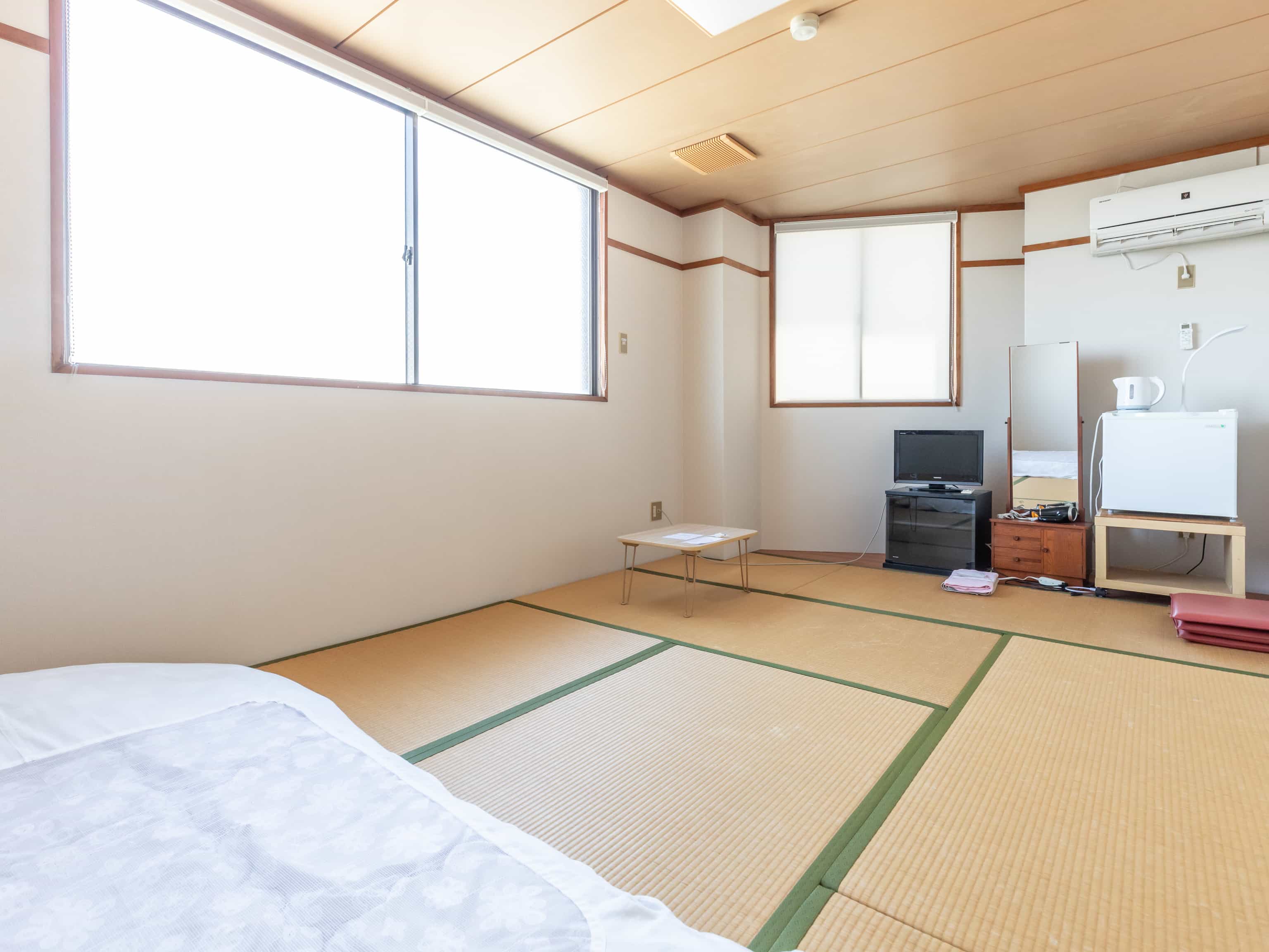 Japanese Room up to 3 guests with Shared Bathroom (Non-Smoking)