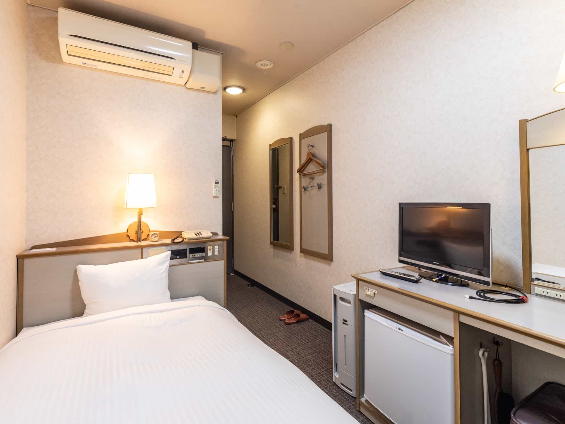 Single Room (Non-Smoking)