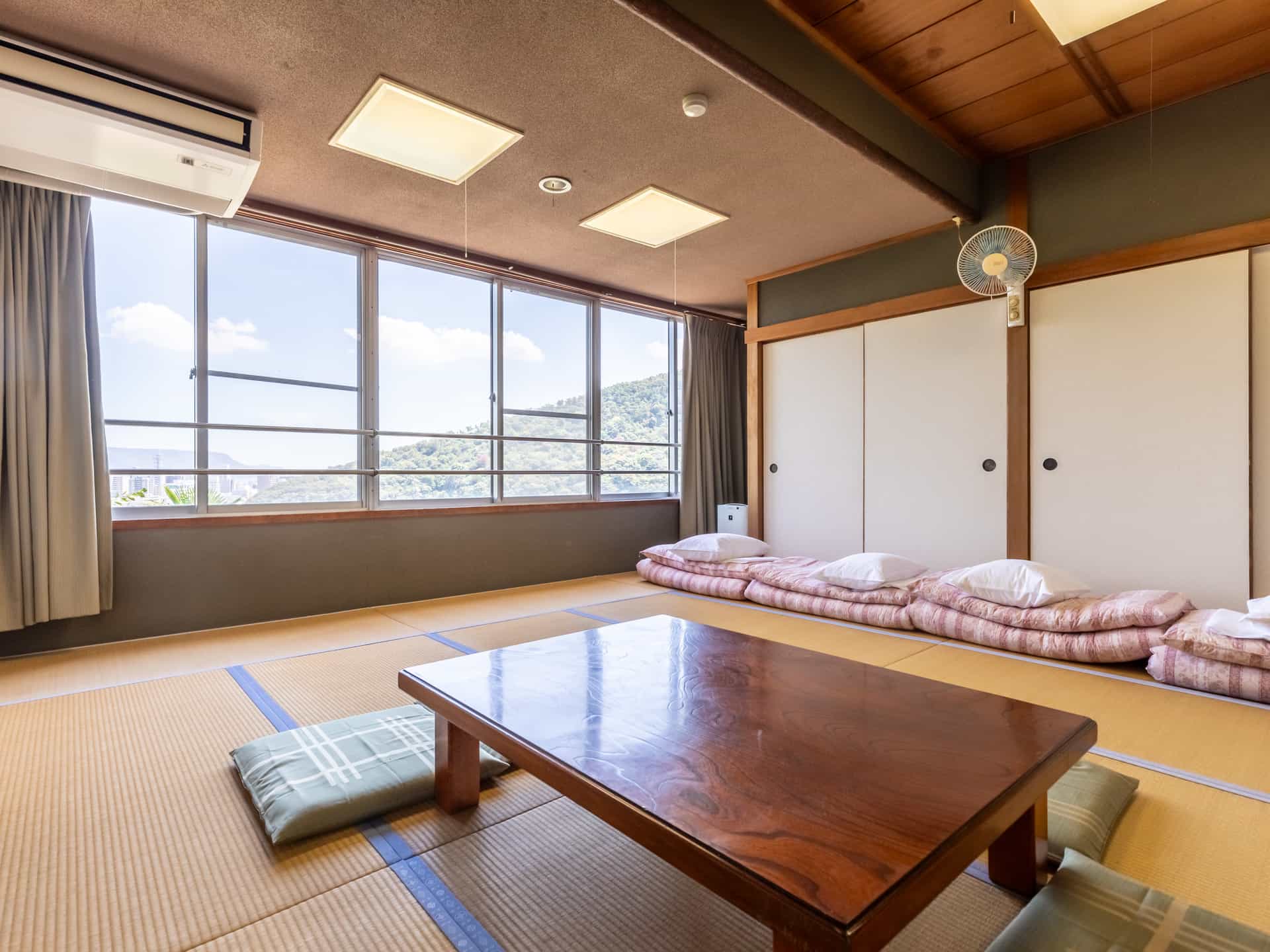 Japanese Room up to 6 guests (Non-Smoking)
