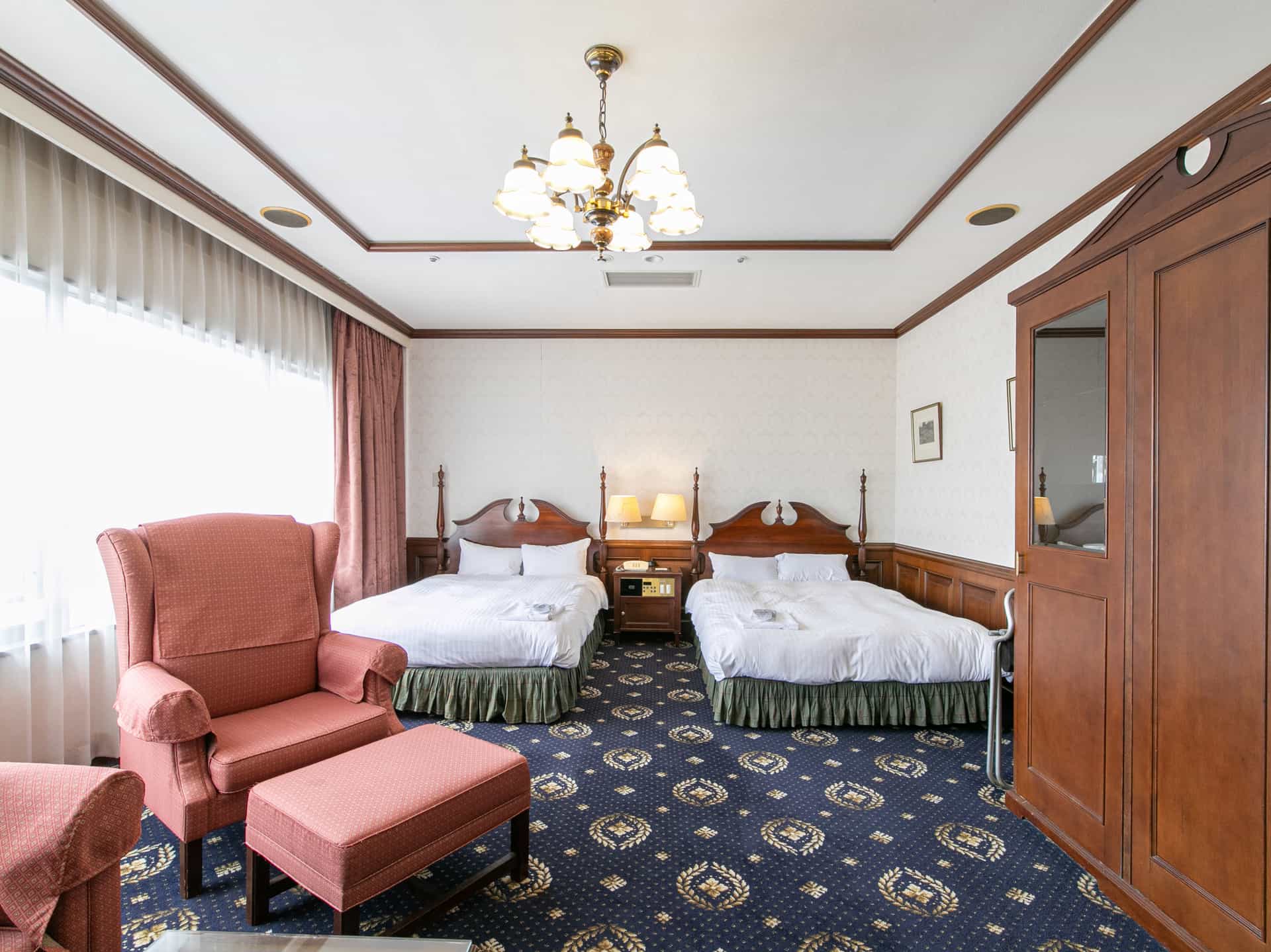 Twin Room Deluxe (Smoking)