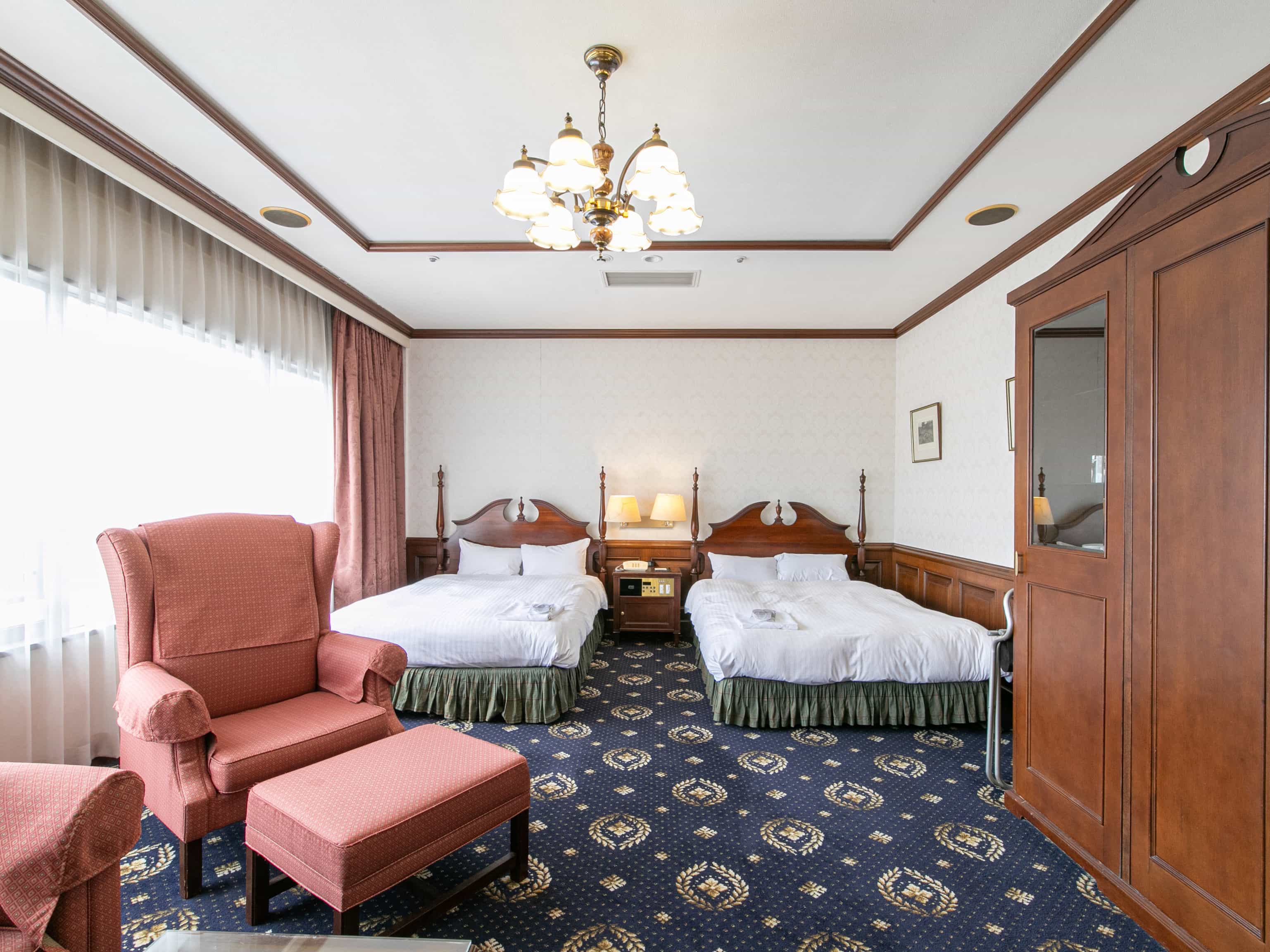 Twin Room Deluxe (Smoking)