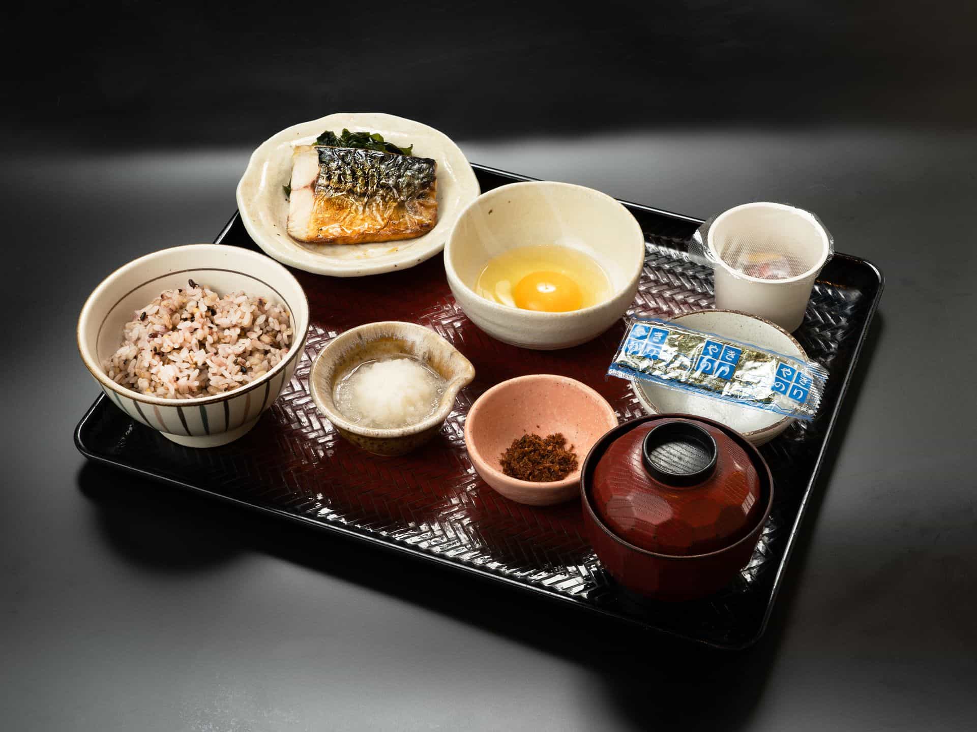 館内の「大戸屋」さんにて朝食をご用意しております。