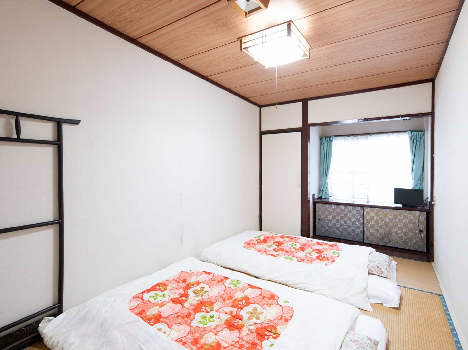 和室二人部屋(バス・トイレ無し)布団