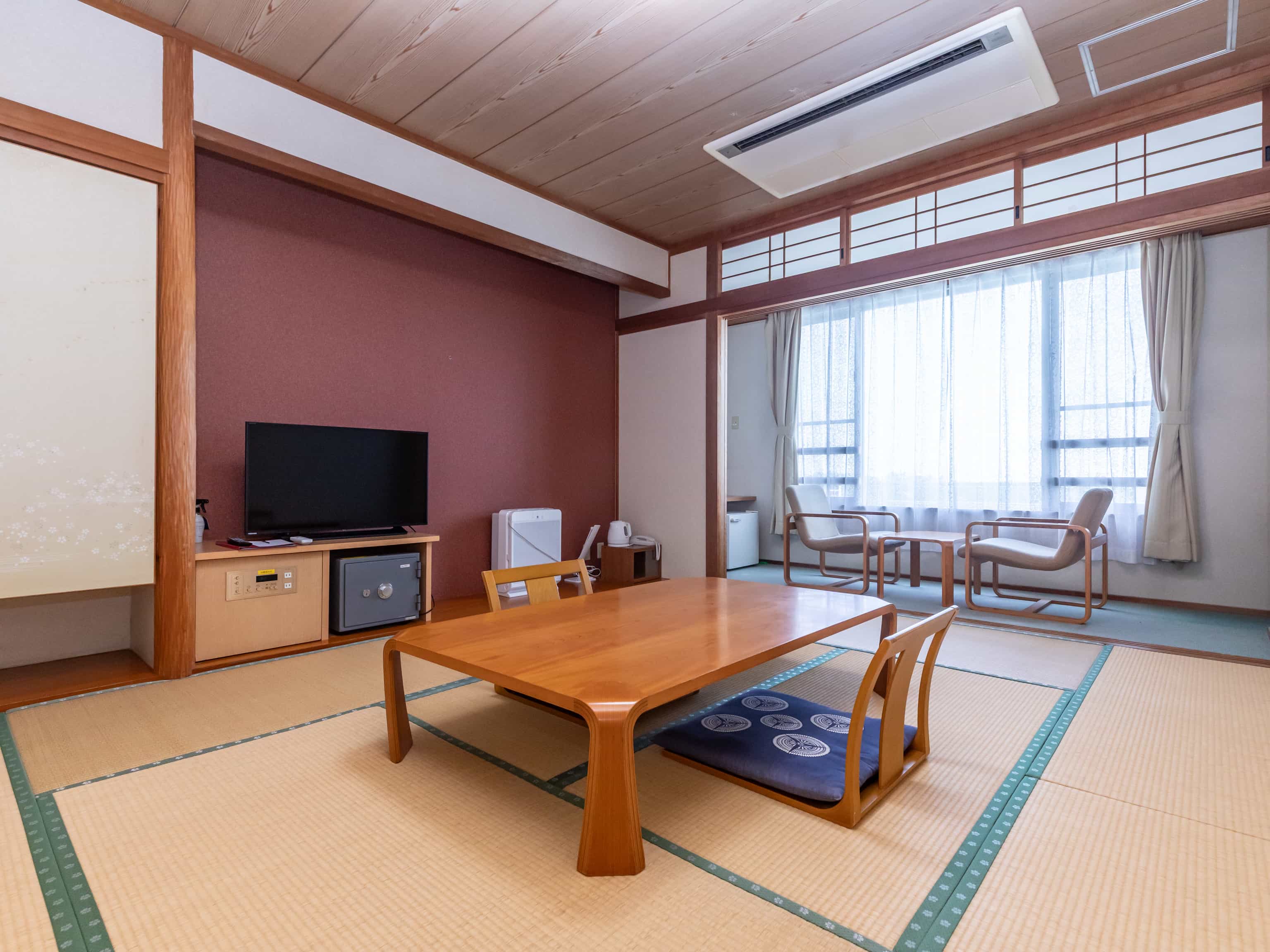 Japanese Room up to 6 guests (Non-Smoking)